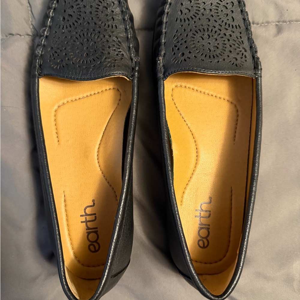NEW without box, Earth Black Women's Carmen Loafer - Picture 3 of 4